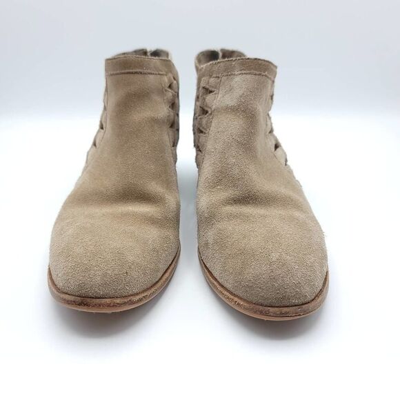 Vince Camuto Peera Cutout Suede Ankle Booties Khaki Size 7.5 - Picture 2 of 14